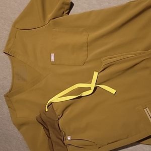 FIG Scrubs Med and Med Petite. Multiple colors